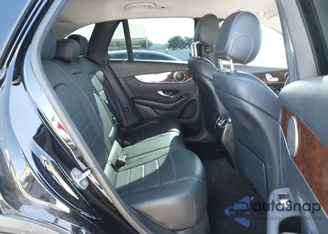 2017 Mercedes-Benz Glc 300 z USA, uszkodzony, nr VIN WDC0G4JB6HF186262